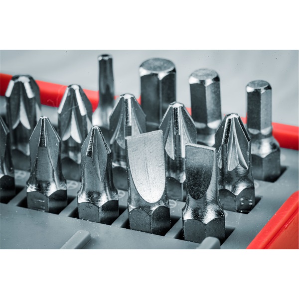 behajtó klt. 33 db Cr.V., lapos:3-6mm, PH1-3, PZ1-3, HEX 1,5-6mm, TTa 10-40,  övre akasztható műanyag tartóban